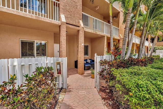 4 of 73 - 7715 Yardley Dr 104, Fort Lauderdale, FL