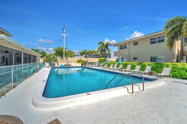 5 of 31 - 2131 Ne 42nd Ct 104e, Lighthouse Point, FL