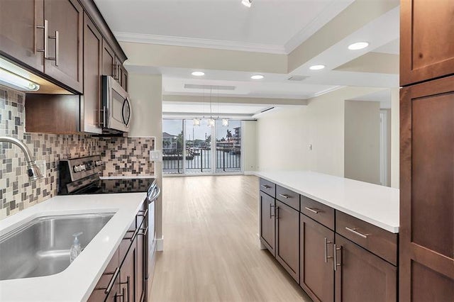 4 of 54 - 3233 Ne 32nd Ave 204, Fort Lauderdale, FL
