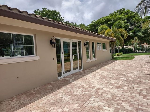 4 of 64 - 4200 Hillcrest Drive 405, Hollywood, FL