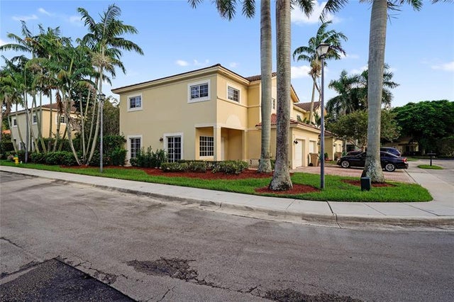 3 of 40 - 4224 W Stonecreek Cr 4224, Davie, FL