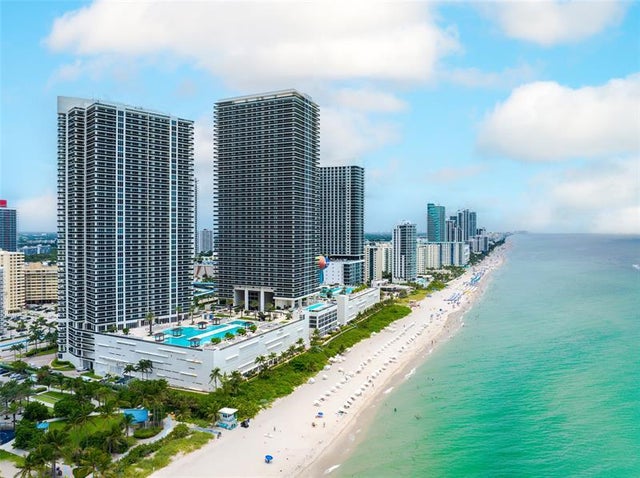 2 of 39 - 1850 S Ocean Dr 1506, Hallandale, FL