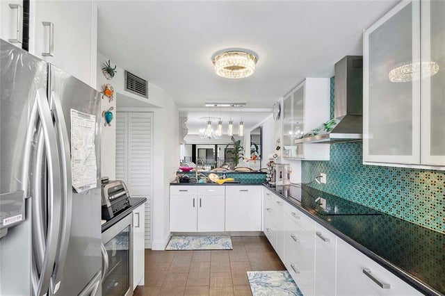 4 of 32 - 2029 N Ocean Blvd 208, Fort Lauderdale, FL