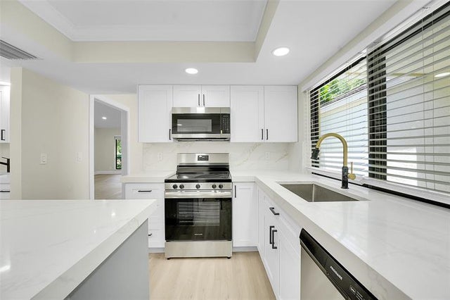 3 of 35 - 11457 Shady Oaks Ln ., North Palm Beach, FL