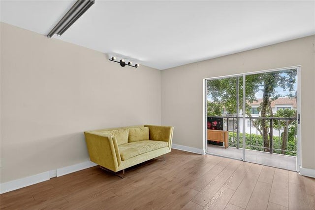 5 of 32 - 8950 Ne 8th Ave 314, Miami, FL