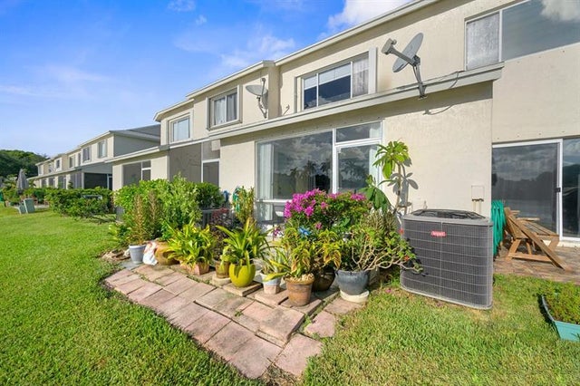 3 of 48 - 4923 Sw 31st Ter 4923, Dania, FL