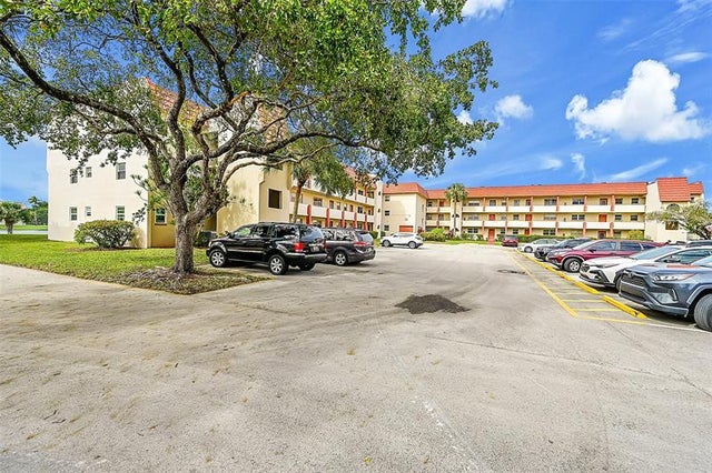 1 of 32 - 2931 Sunrise Lakes Dr 301, Sunrise, FL