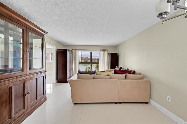 5 of 32 - 2931 Sunrise Lakes Dr 301, Sunrise, FL