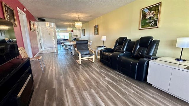 2 of 25 - 9540 Sunrise Lakes Blvd 206, Sunrise, FL