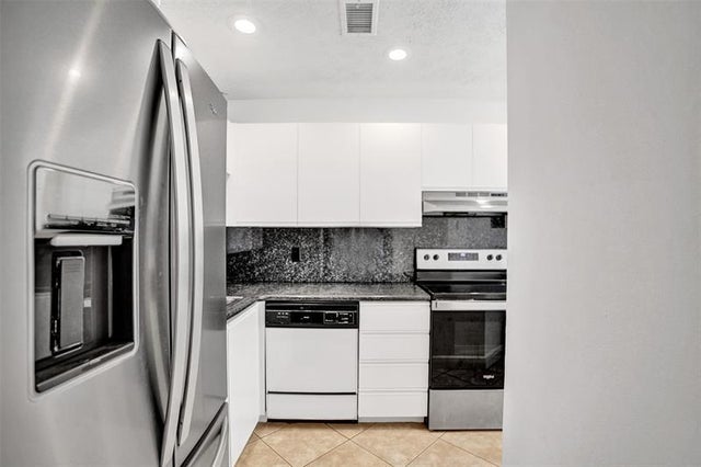 5 of 59 - 1415 S Miami Rd B, Fort Lauderdale, FL