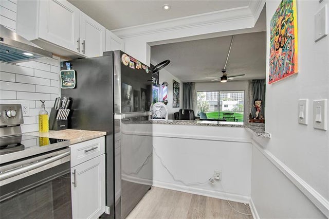 4 of 24 - 1638 Embassy Dr 308, West Palm Beach, FL