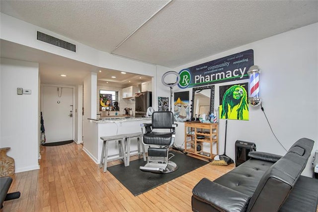 5 of 24 - 1638 Embassy Dr 308, West Palm Beach, FL