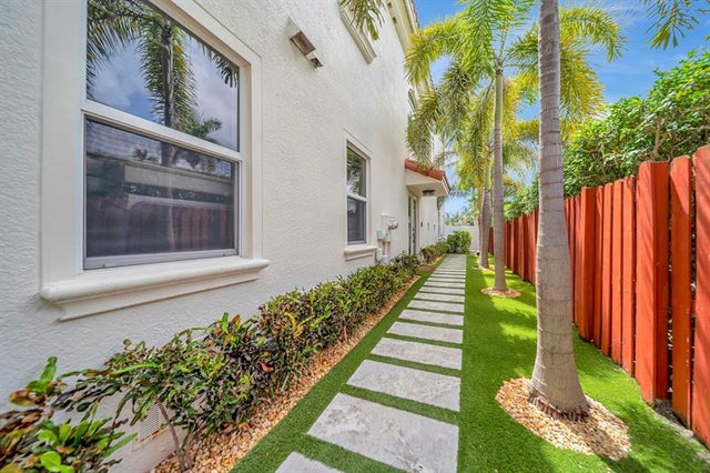 5 of 61 - 1368 Bayview Dr, Fort Lauderdale, FL