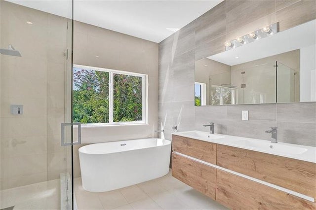 5 of 28 - 815 Ne 17th Ave 5, Fort Lauderdale, FL