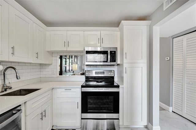 3 of 24 - 3050 Holiday Springs Blvd 210, Margate, FL