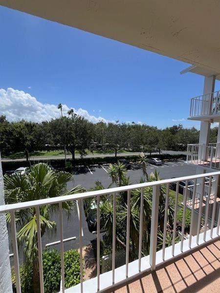 4 of 31 - 7351 Kinghurst Dr 302, Delray Beach, FL