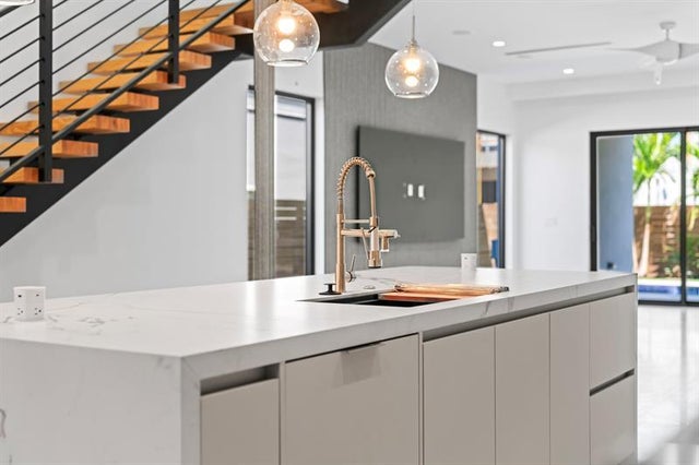 4 of 21 - 1314 Ne 13th Ave B, Fort Lauderdale, FL