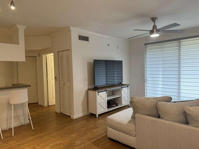 5 of 17 - 17125 N Bay Rd 3102, Sunny Isles Beach, FL