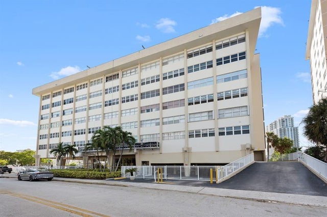 1 of 12 - 111 Golden Isles Dr B2, Hallandale, FL
