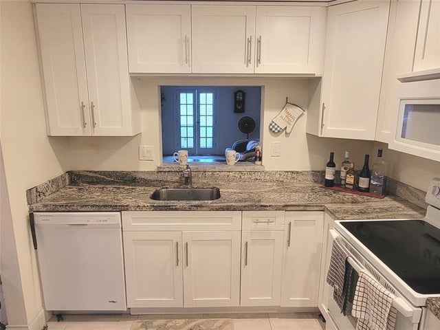 1 of 14 - 2800 Somerset 312, Lauderdale Lakes, FL