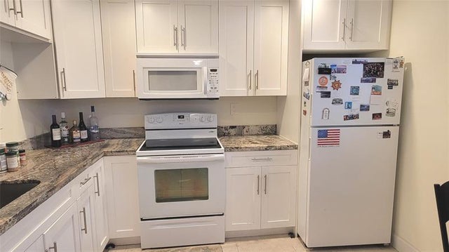 2 of 14 - 2800 Somerset 312, Lauderdale Lakes, FL