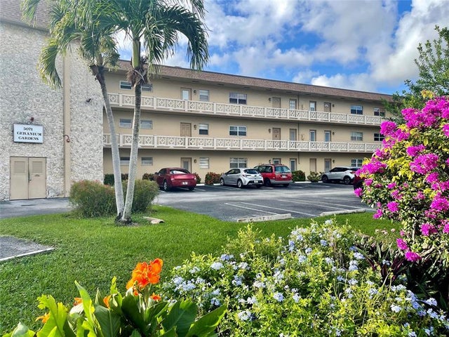 1 of 38 - 5071 W Oakland Park Blvd 211, Lauderdale Lakes, FL