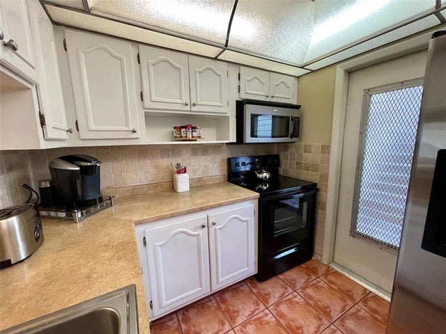 5 of 38 - 5071 W Oakland Park Blvd 211, Lauderdale Lakes, FL