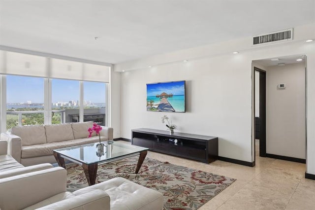 4 of 42 - 5601 Collins Ave 1716, Miami Beach, FL