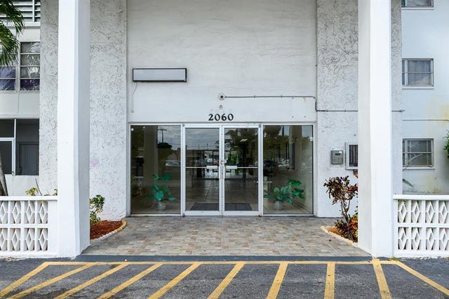 3 of 9 - 2060 Nw 48th Ter 101, Lauderhill, FL