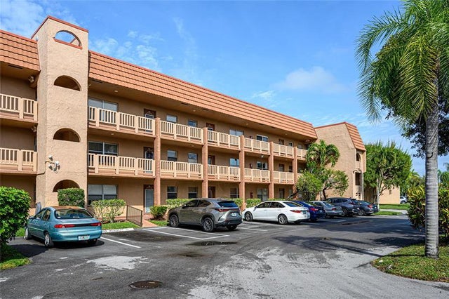 2 of 27 - 9750 Sunrise Lakes Blvd 211, Sunrise, FL