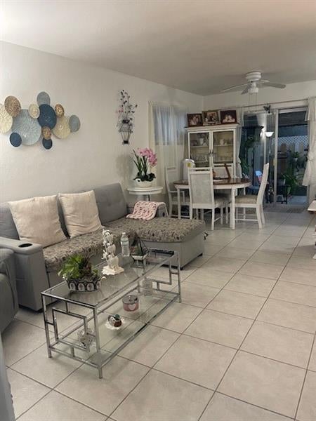 4 of 9 - 2241 Monroe St 1, Hollywood, FL