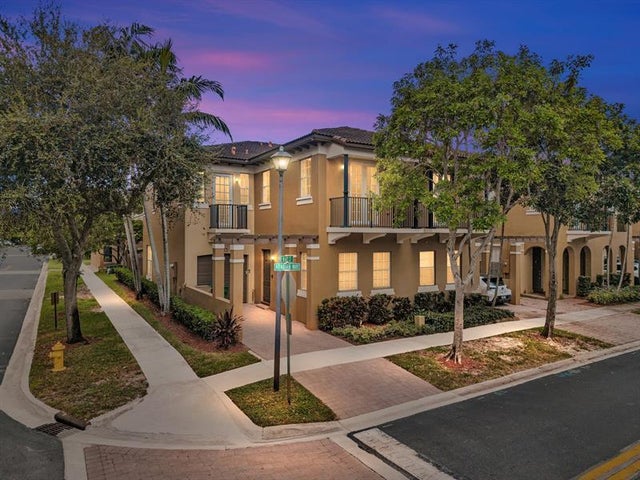 1 of 46 - 4447 Arabian Way 4447, Davie, FL