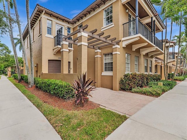 2 of 46 - 4447 Arabian Way 4447, Davie, FL