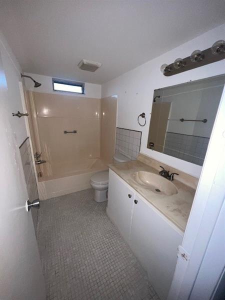 4 of 14 - 2615 Ne 3rd Ct 412, Boynton Beach, FL