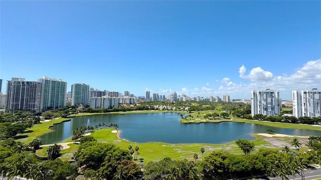 3 of 41 - 3675 N Country Club Dr 2007, Miami, FL
