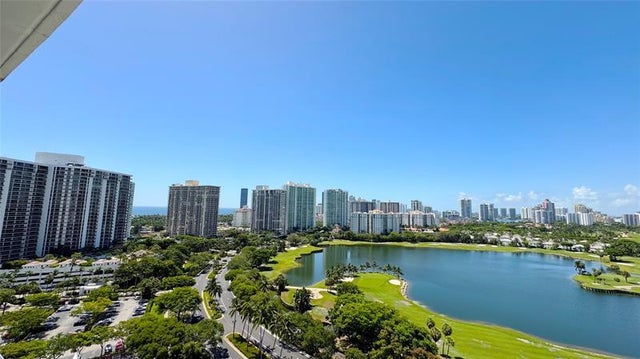 5 of 41 - 3675 N Country Club Dr 2007, Miami, FL