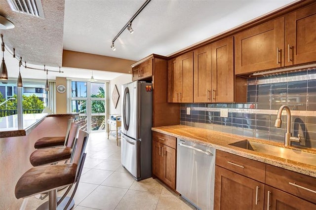 4 of 59 - 531 N Ocean Blvd 411, Pompano Beach, FL