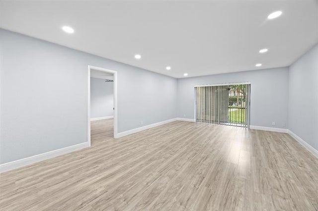 5 of 47 - 6061 N Falls Cir Dr 109, Lauderhill, FL