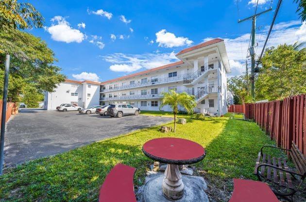 1 of 23 - 2420 Johnson St 107, Hollywood, FL