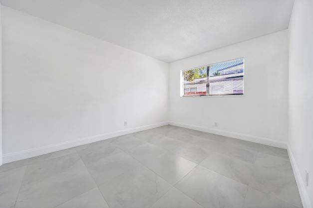 5 of 23 - 2420 Johnson St 107, Hollywood, FL