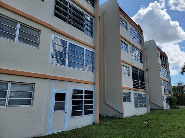 1 of 24 - 2401 Nw 41st Ave 204, Lauderhill, FL