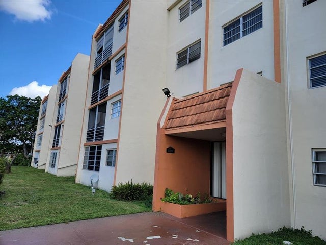 2 of 24 - 2401 Nw 41st Ave 204, Lauderhill, FL