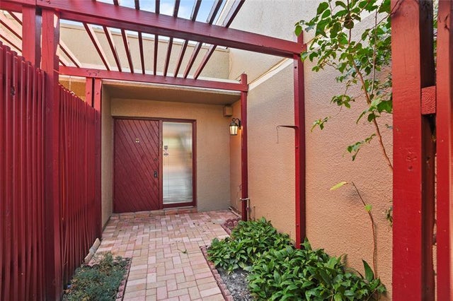 3 of 39 - 1111 Windward Dr, Pembroke Pines, FL