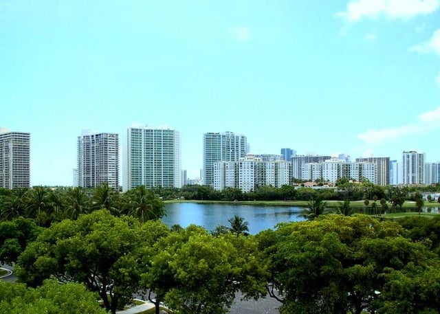 3 of 32 - 3475 N Country Club Dr 710, Miami, FL