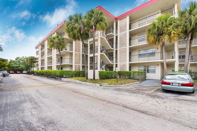 3 of 24 - 3000 Nw 48th Ter 423, Lauderdale Lakes, FL