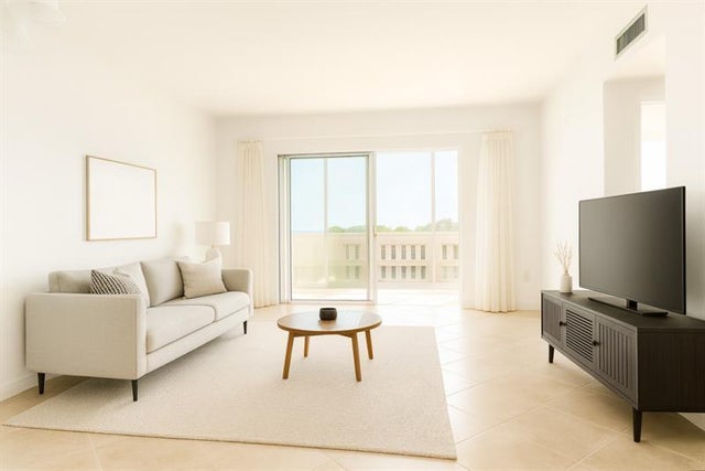 5 of 27 - 4001 Hillcrest Dr 407, Hollywood, FL