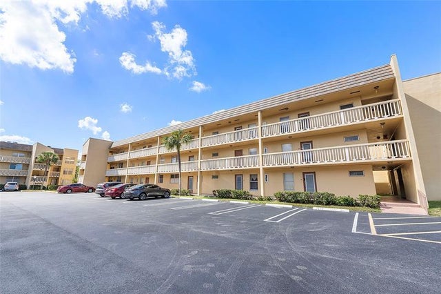 2 of 19 - 6051 Nw 61st Ave 202, Tamarac, FL
