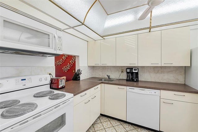 4 of 19 - 6051 Nw 61st Ave 202, Tamarac, FL