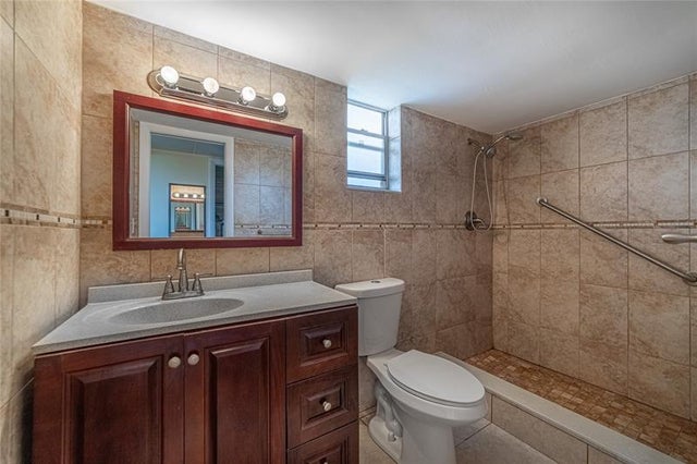 2 of 35 - 2721 Garden Dr N 310, Lake Worth, FL