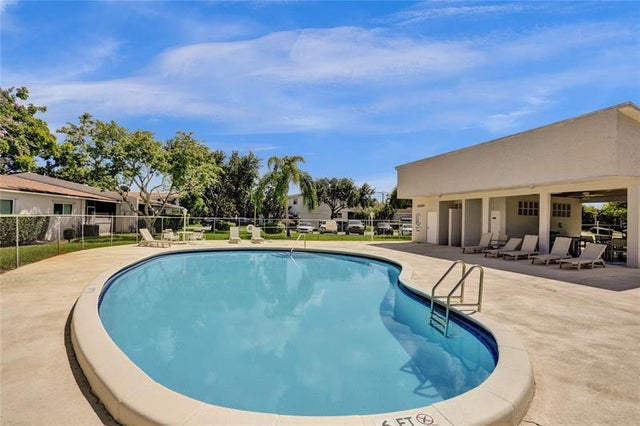 5 of 36 - 8638 Bridle Path Ct 203, Davie, FL